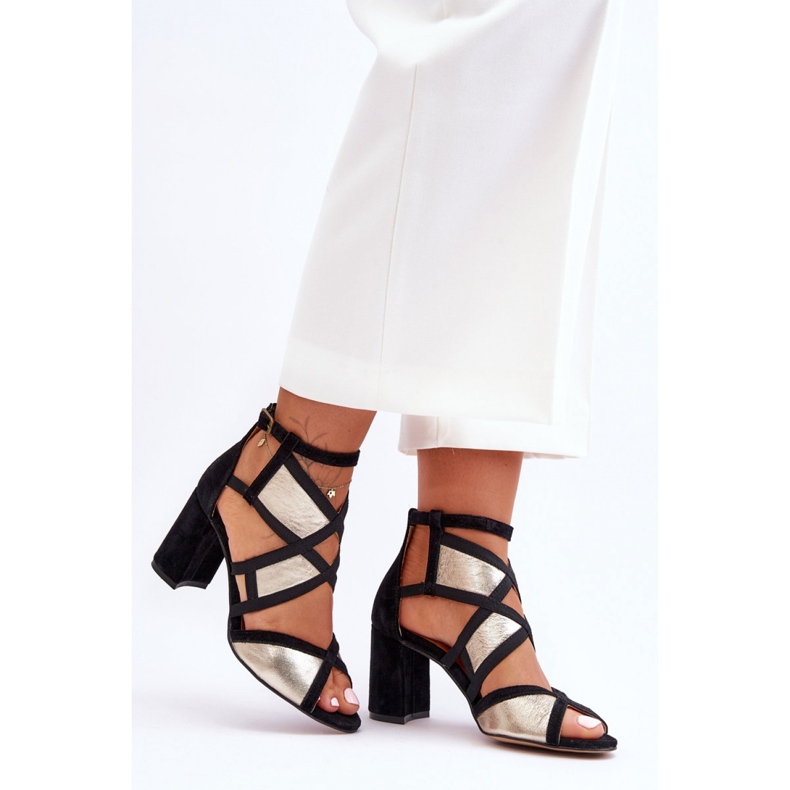 Step in style Sandale Model Maciejka 05181-25 zlatne/crne - Zakoračite sa stilom žuta boja 1