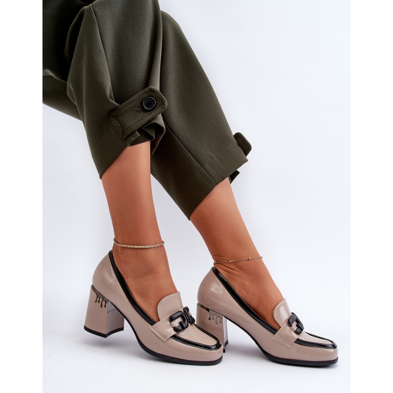 Bež lakirane ženske cipele 1