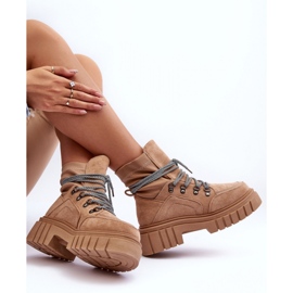 Ženske gležnjače od brušene kože na platformu bež 2