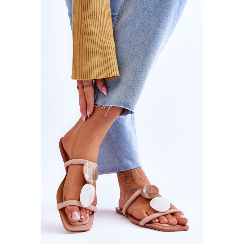 Papuče od brušene kože s bež ukrasima 1