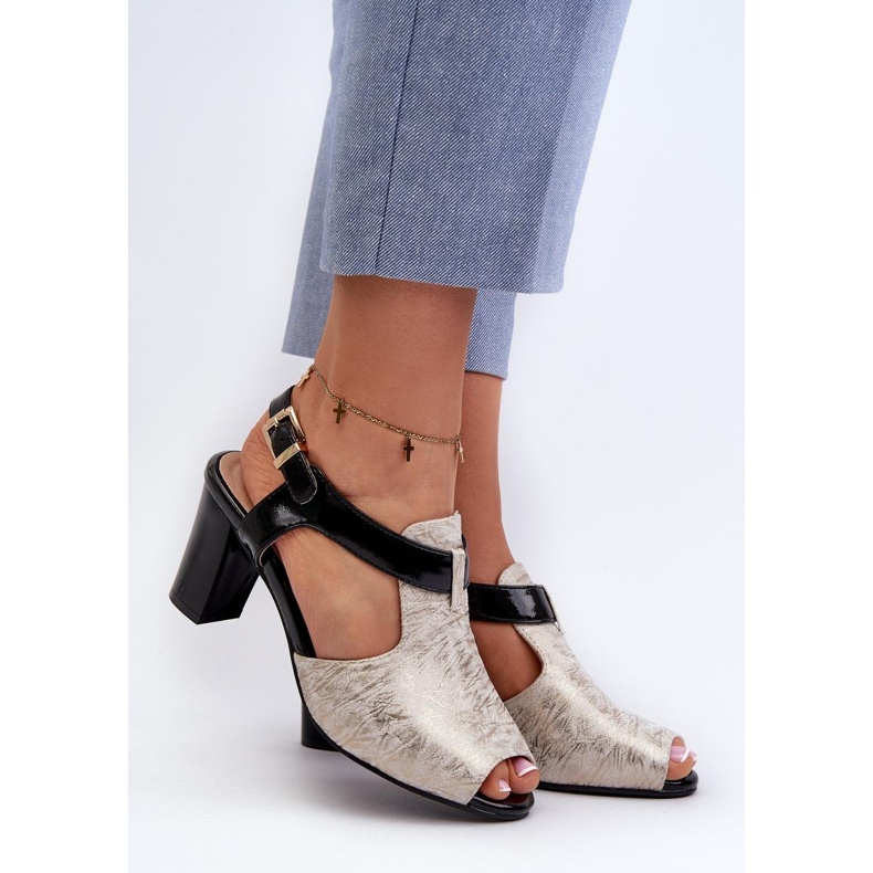 Step in style Sandale Model Queenmarie ASA228-3 Gold/Black - Koračite sa stilom žuta boja 1