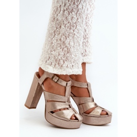 Step in style Sandale Model Maciejka 06050-25 Zlatne - Zakoračite sa stilom žuta boja 1