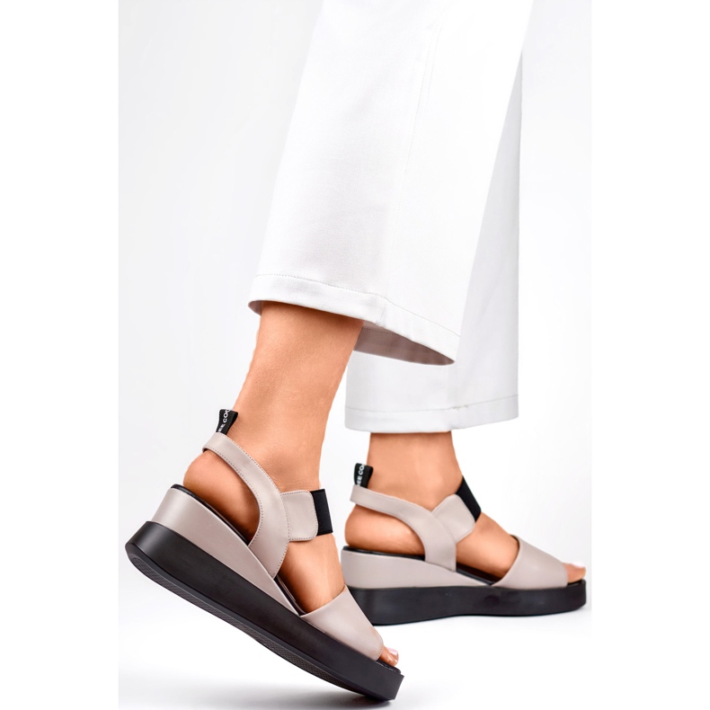 Ženske sandale na klin GD-LH2002T, bež 1