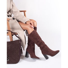 Smeđe ženske čizme od brušene kože iznad koljena na visoku petu smeđa 1