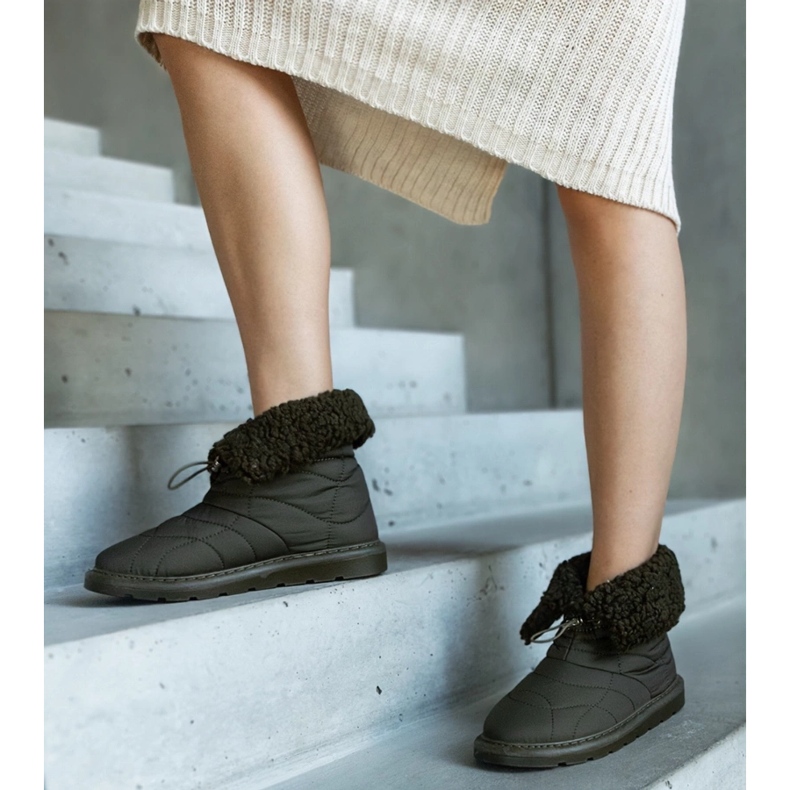 Zelene izolirane čizme za snijeg s Caellita manžetom crna 1