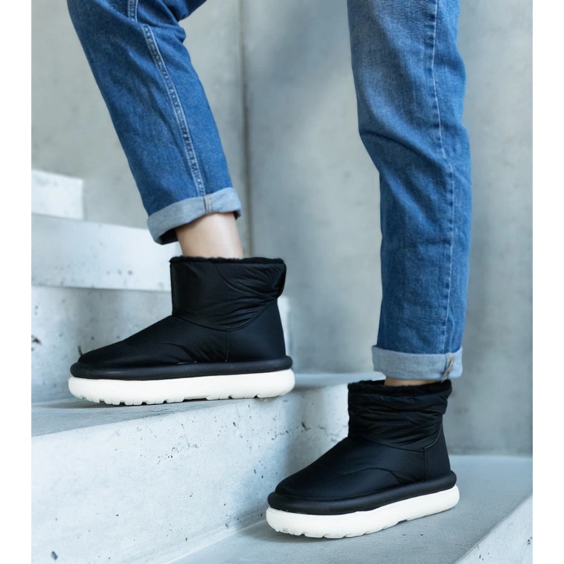 Crne tople čizme za snijeg na platformi Cores crno 1