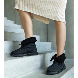 Crne izolirane čizme za snijeg s Caellita manžetom crna 1