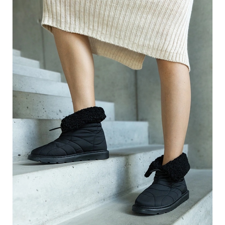 Crne izolirane čizme za snijeg s Caellita manžetom crna 1