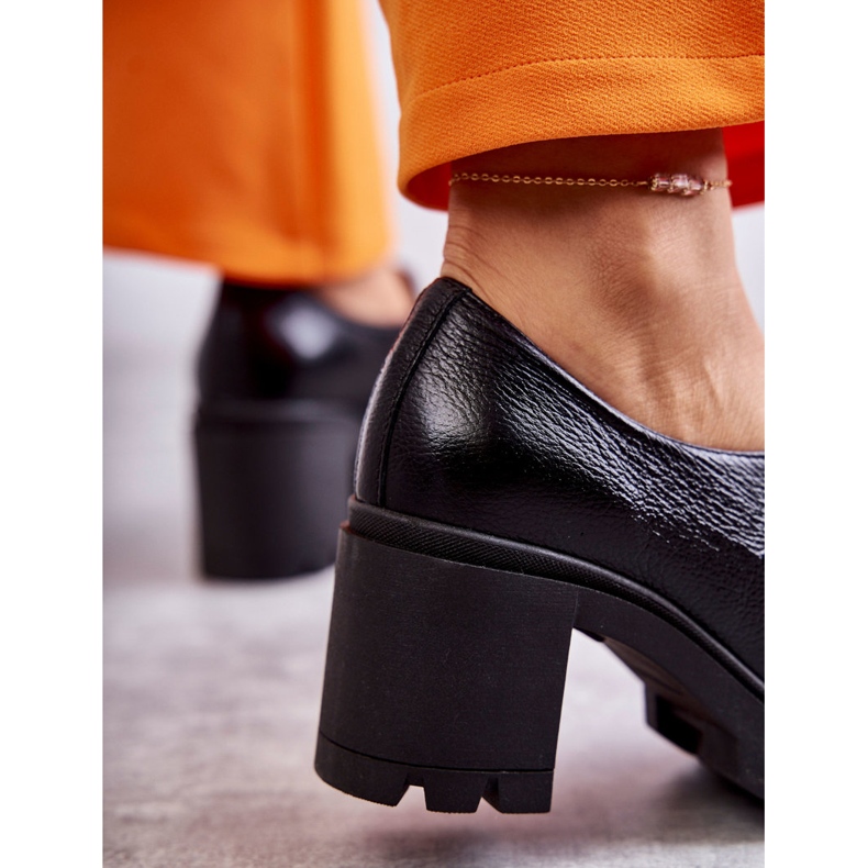 Lemar crne kožne cipele na visoku petu sa zlatnim ukrasima crna 2