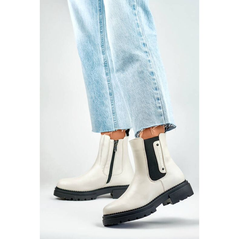 Ženske gležnjače s debelim potplatom, svijetlo bež Laura La.Fi 250004BE-PU 1