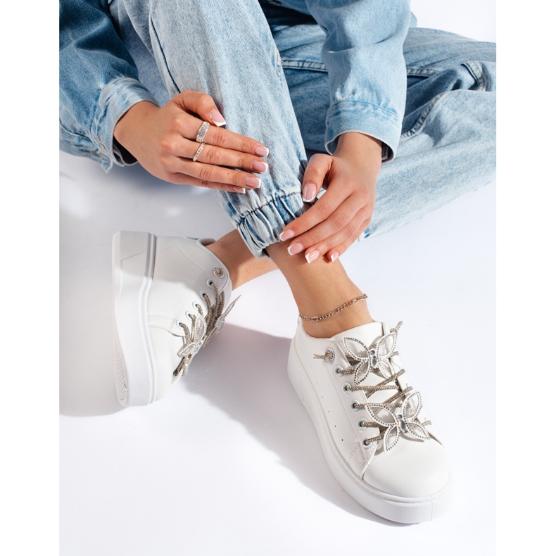 Bijele sportske cipele s leptirićima bijela 1