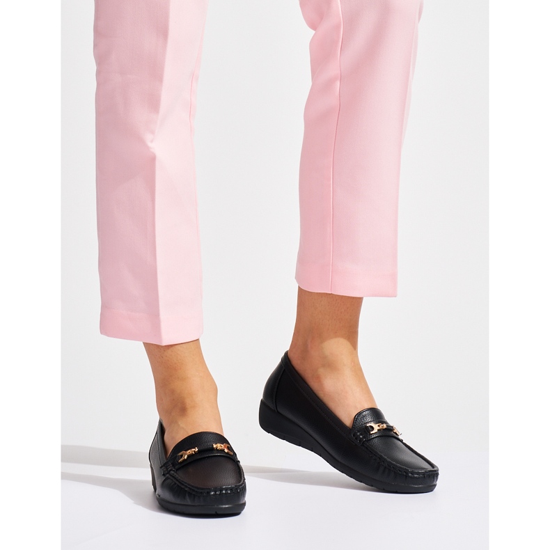 Crne ženske mokasine sa ukrasom crno 1