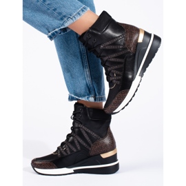 Ženske sportske čizme na klin Vinceza crna 2