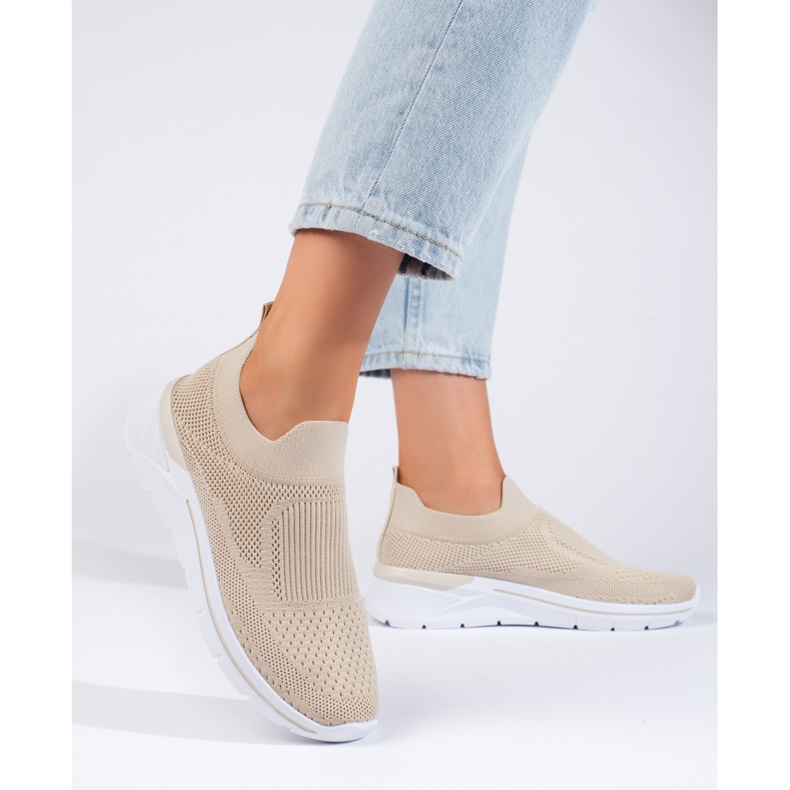 Bež sportske cipele od tekstila 1