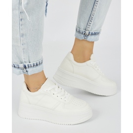 Bijele ženske sportske cipele s platformom bijela 1