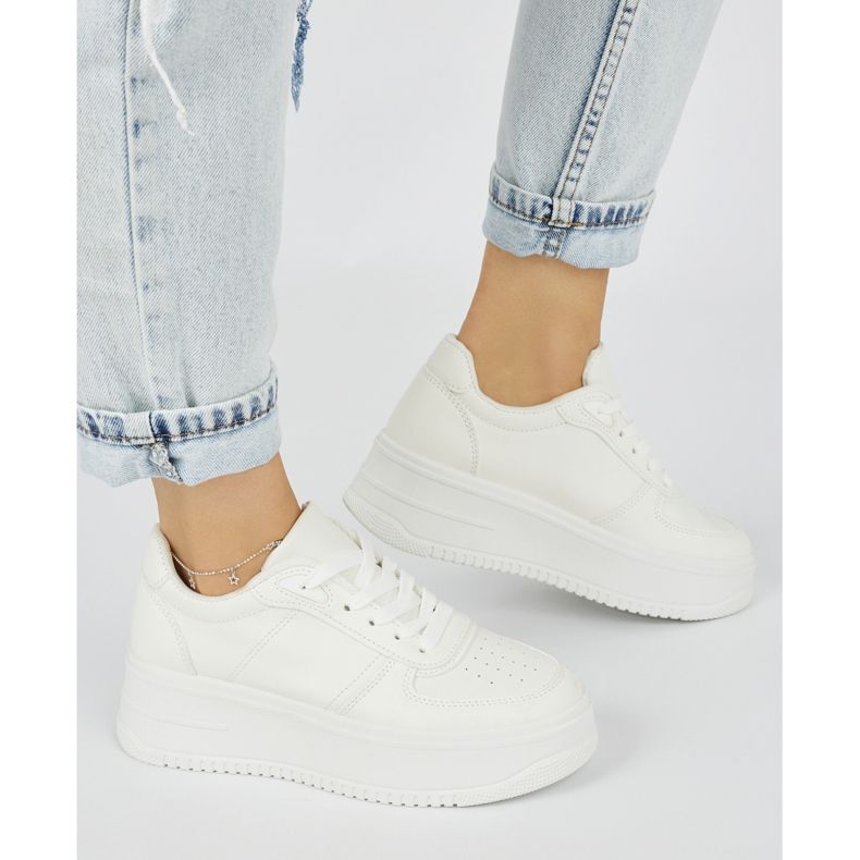 Bijele ženske sportske cipele s platformom bijela 1