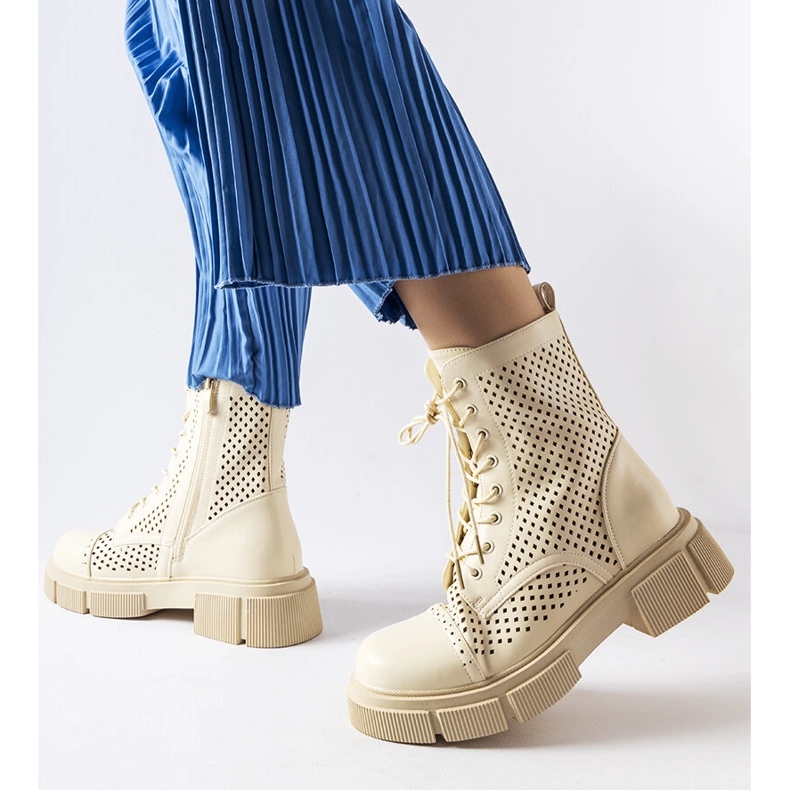 Corpus bež ažur čizme 1