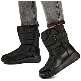 Crne, izolirane čizme za snijeg s čičkom crna 2