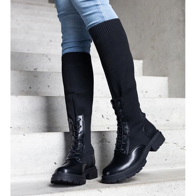 Crne natikače s gornjim dijelom od fleksibilnog materijala marke Luana crna 1