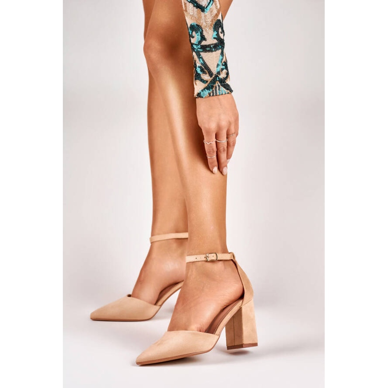 Bež salonke od brušene kože s kopčanjem na gležnju QA203BE 1