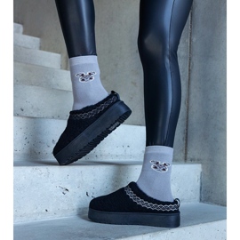 Crne čizme za snijeg na platformu s niskim gornjištem i izvezenim Greene uzorkom crna 1