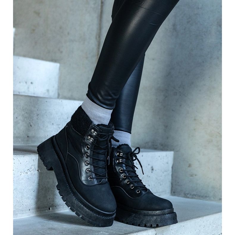 Crne tenisice s debelim potplatom i Best krznom crno 1