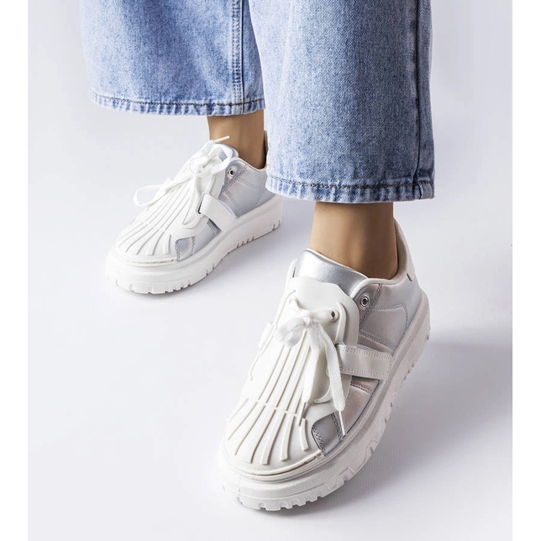 Srebrne ženske sportske tenisice na platformu srebro 1