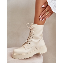 Izolirane ženske čizme s bež igle 1