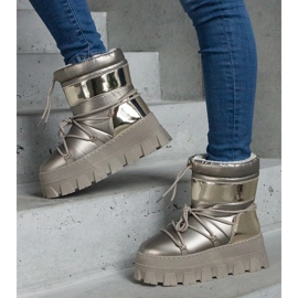 Zlatne čizme za snijeg na platformu s lakiranim umetcima zlatni 1