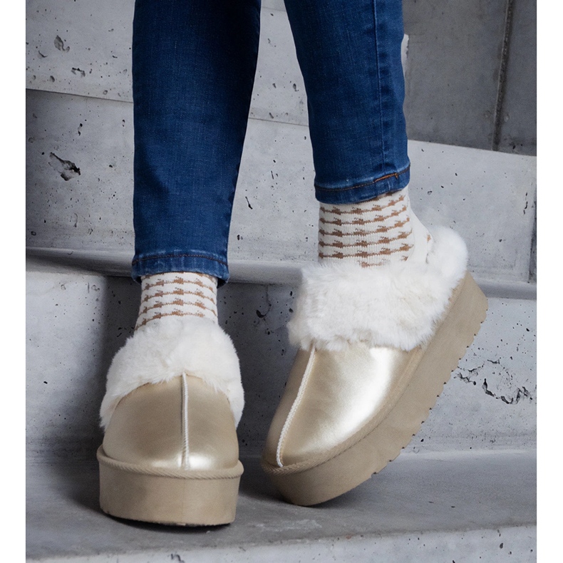 Zlatne platform papuče ukrašene krznom s elastičnom trakom na peti zlatni 2