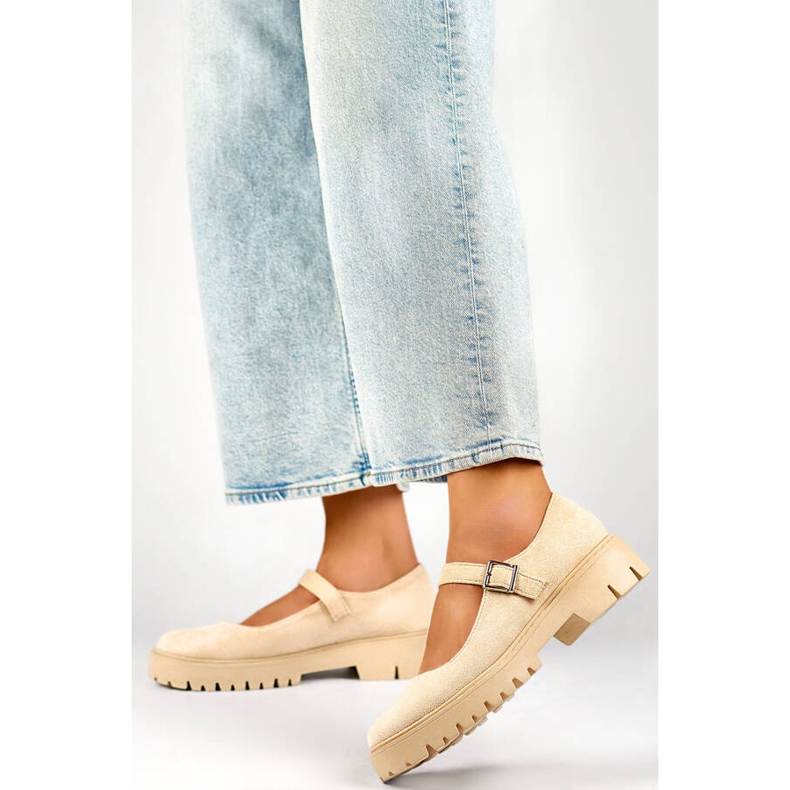 Ženske salonke od brušene kože kopčaju se bež kopčom 2