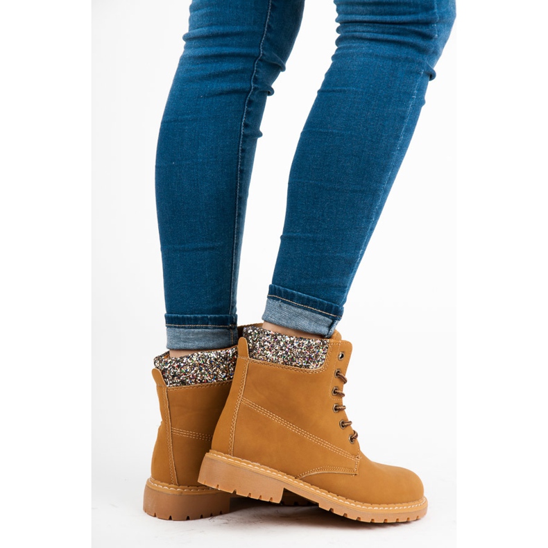 Traperi sa svjetlucavima smeđa 1