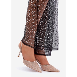 Visoke potpetice s otvorenom petom ukrašene zlatnim sjajem 1