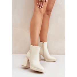 Gležnjače na visoku petu od svijetlo bež kože od eko kože 2