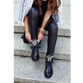 Ideal Ženske tople čizme s biserima i vrpcom crna 3