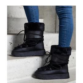 Crne izolirane čizme za snijeg na vezanje ukrašene krznom crna 1