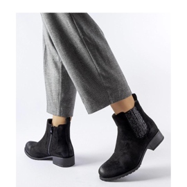 Crne ravne gležnjače s ukrasnim umetkom Arnoux - Solea crno 1