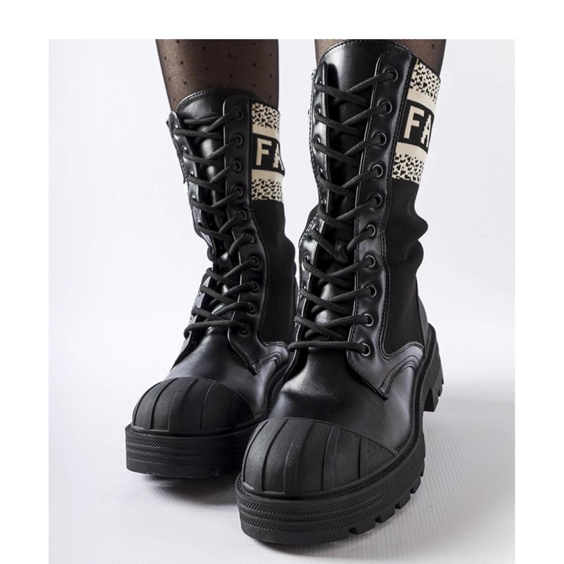 Crne čarape s bijelim natpisom Daria - Solea crno 1