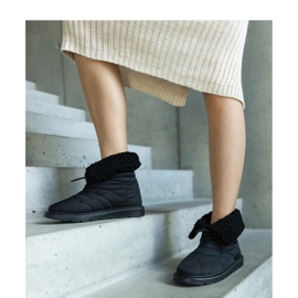 Crne izolirane čizme za snijeg s manžetom Caellita - Solea crna 1