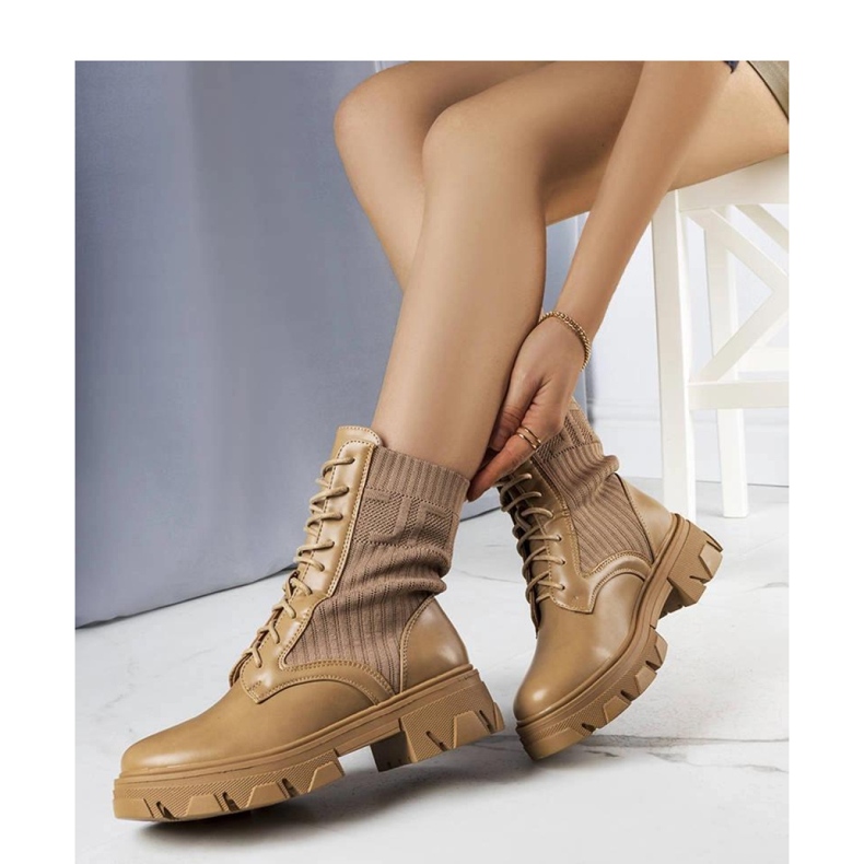 Bež tenisice s fleksibilnim gornjištem 1