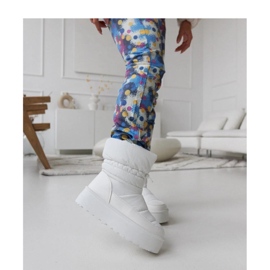 Bijele izolirane čizme za snijeg na platformi Polk - Solea bijela 1