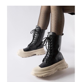 Crne radničke cipele s debelim bež potplatom Crosia - Solea crno 1