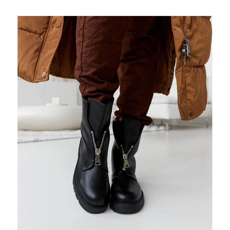 Crne izolirane gležnjače s patentnim zatvaračem crno 1