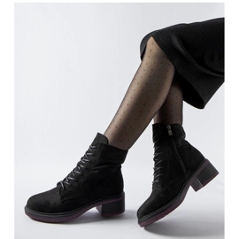 Crne klasične gležnjače s ljubičastim potplatom crna 1