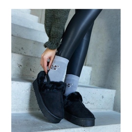 Crne platform papuče ukrašene krznom i s gumicom na peti crna 2