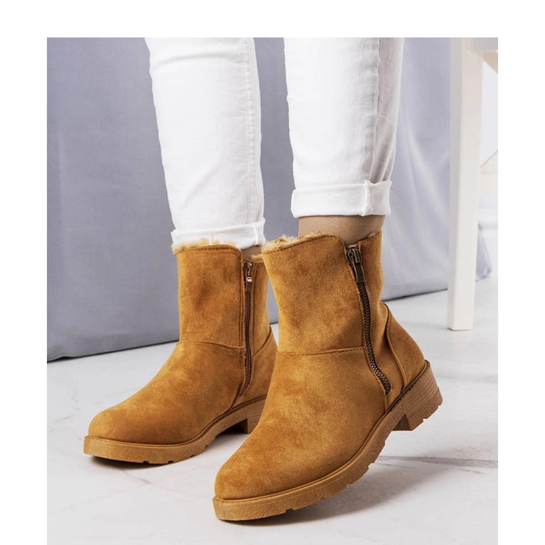 Smeđe izolirane čizme smeđa 2