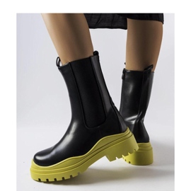 Crne čizme s potplatom u boji crno 1