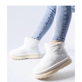 Bijele izolirane čizme za snijeg bijela 1