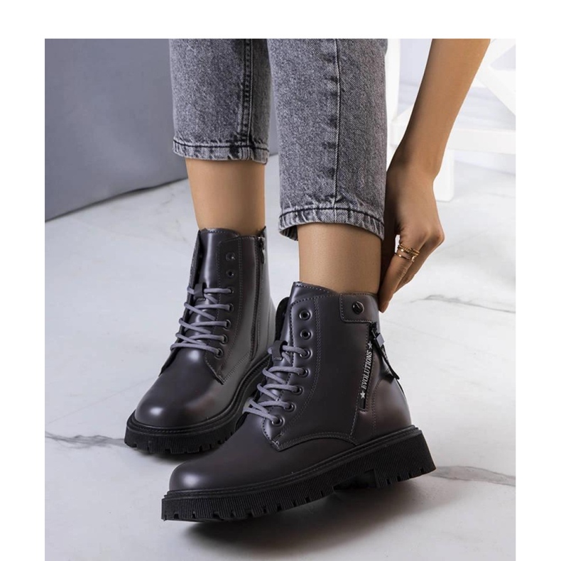 Sive, izolirane planinarske čizme siva 1