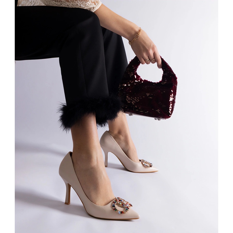 Bež štikle ukrašene šarenim cirkonima 1